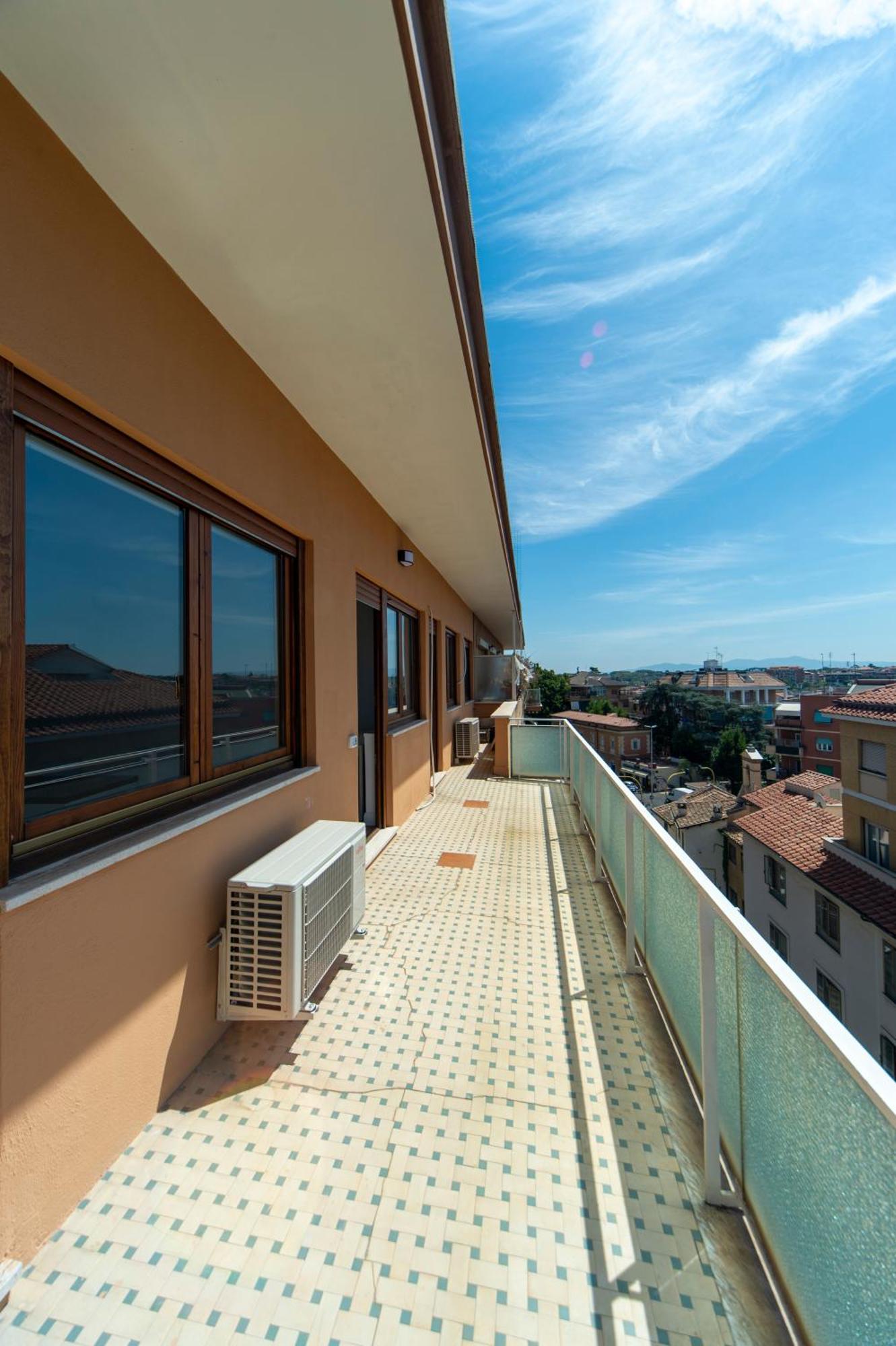 Cardinal Mistrangelo - Next To The Metro Station, Large And Comfortable Penthouse With Terrace Rom