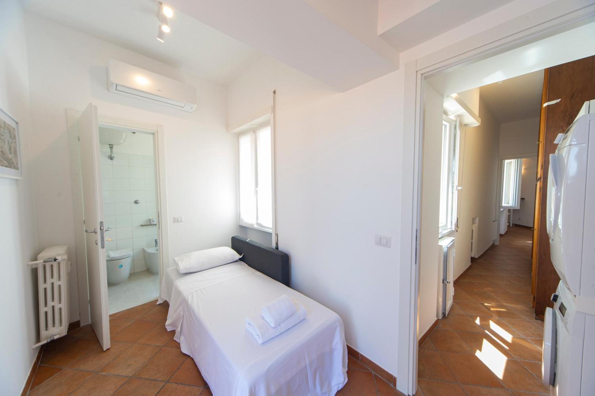 Cardinal Mistrangelo - Next To The Metro Station, Large And Comfortable Penthouse With Terrace * Rom