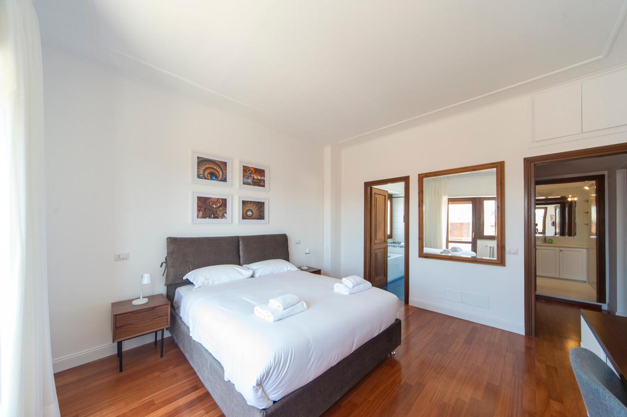 Cardinal Mistrangelo - Next To The Metro Station, Large And Comfortable Penthouse With Terrace * Rom