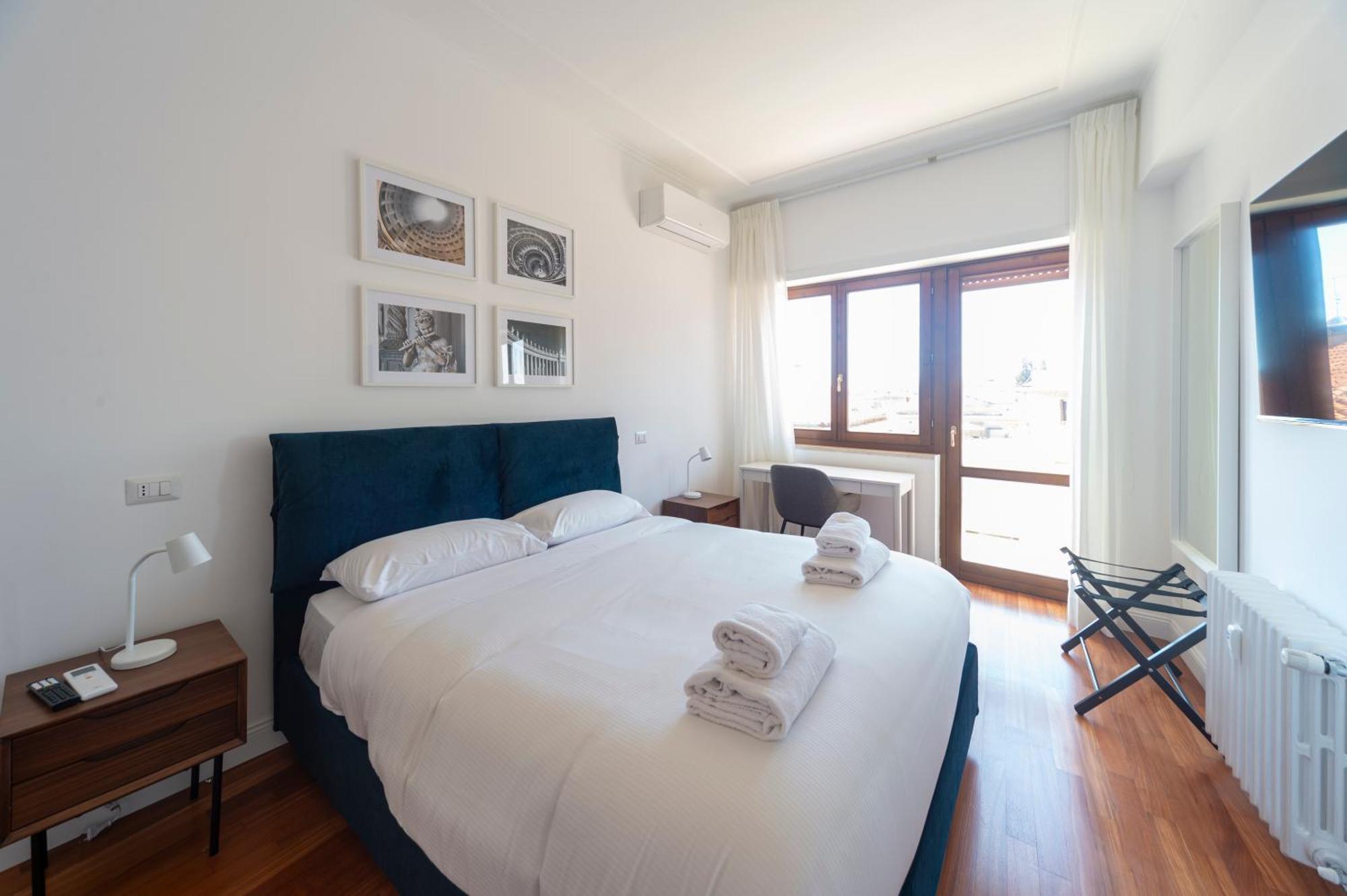 Apartment Cardinal Mistrangelo - Next To The Metro Station, Large And Comfortable Penthouse With Terrace Rom