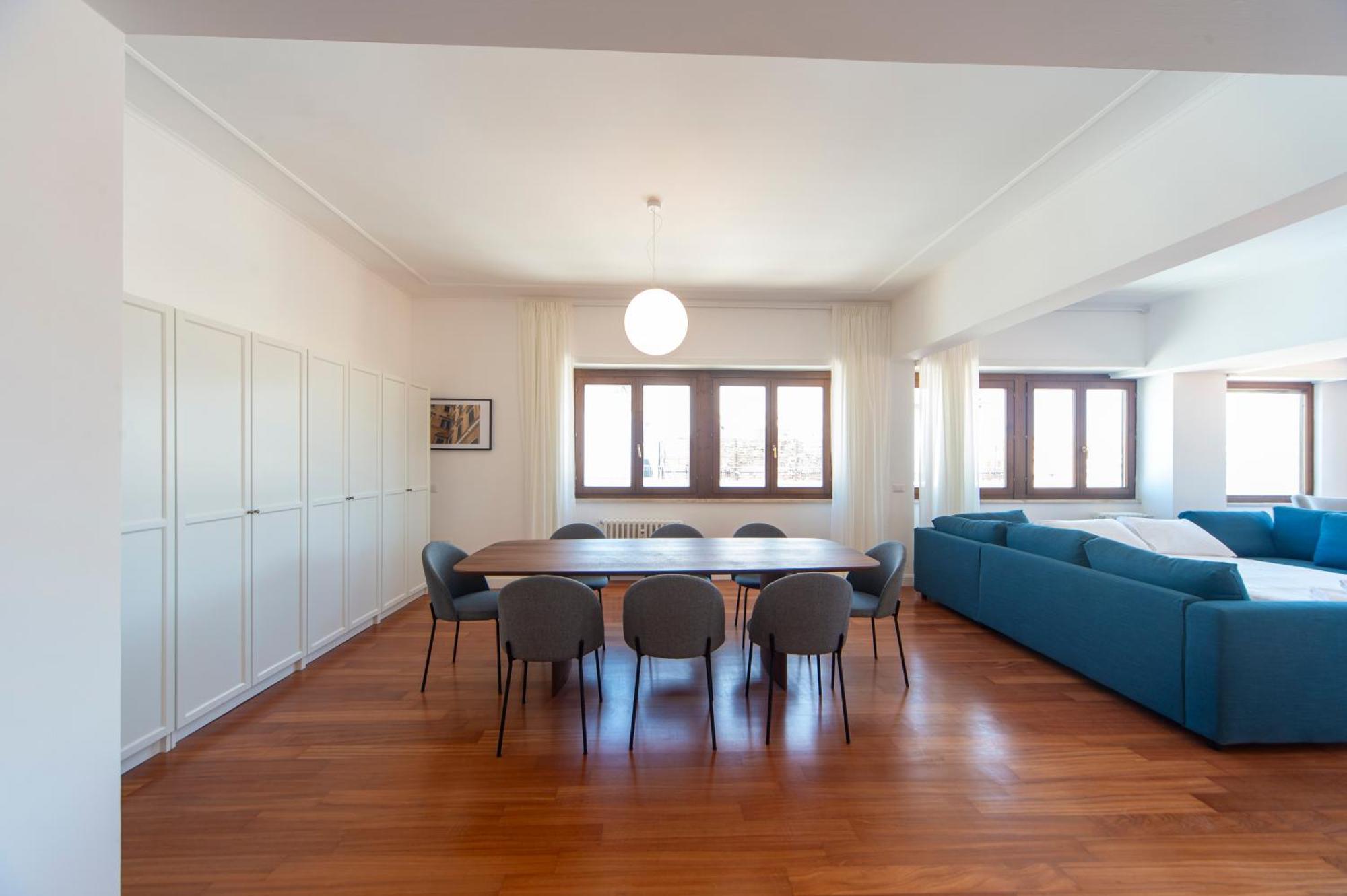 Apartment Cardinal Mistrangelo - Next To The Metro Station, Large And Comfortable Penthouse With Terrace Rom