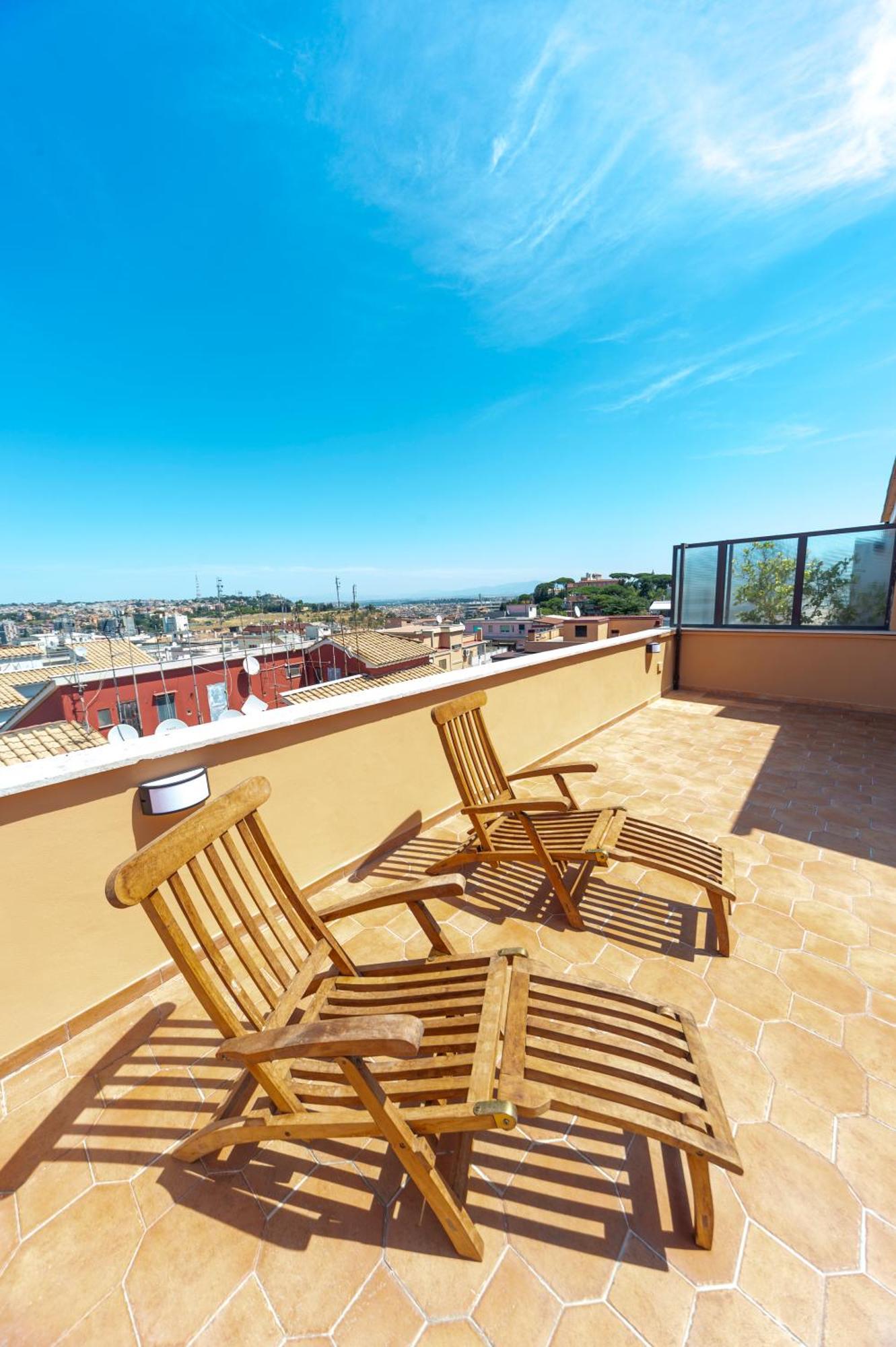 Cardinal Mistrangelo - Next To The Metro Station, Large And Comfortable Penthouse With Terrace